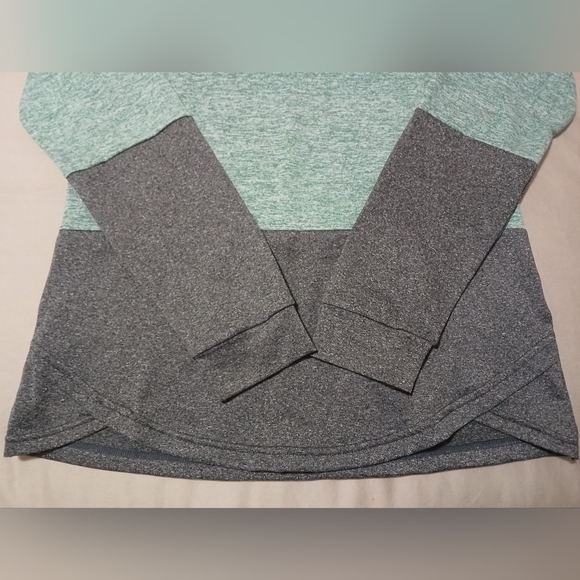 Cool Run•Light Weight•Golf/Running/Athletic•Long Sleeve Top - Picture 6 of 8